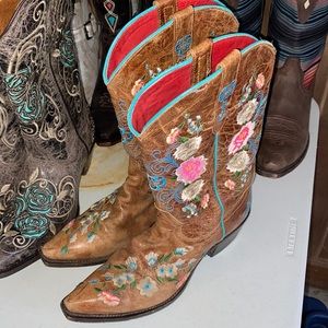 Macie embroidered boots